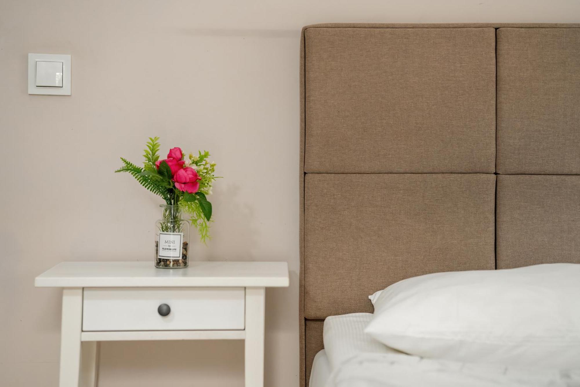 Stylowe I Eleganckie Studia Very Berry W Poznaniu By Noclegi Renters Luaran gambar